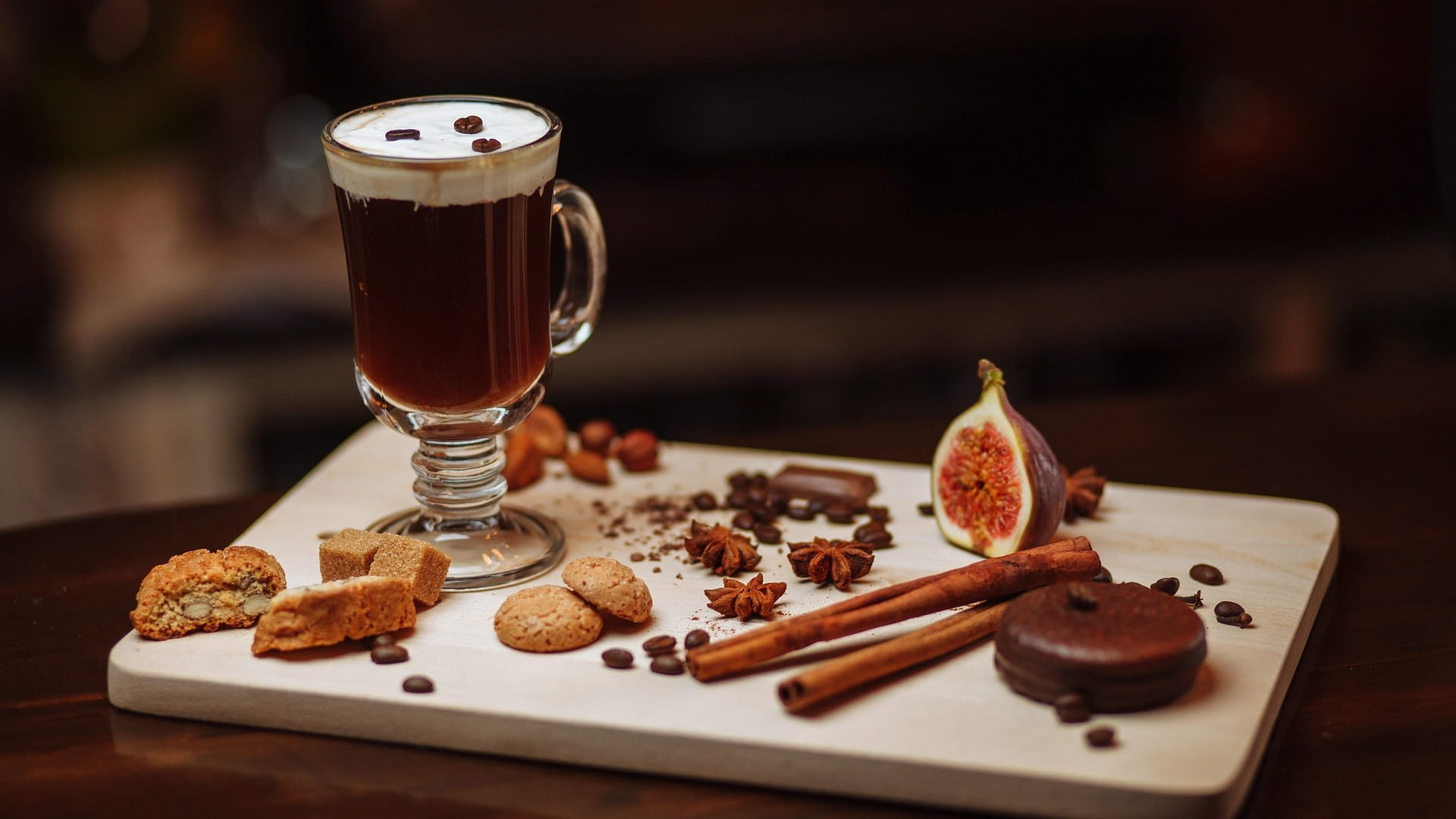 Ирландский кофе (Irish Coffee): история и рецепт знаменитого коктейля